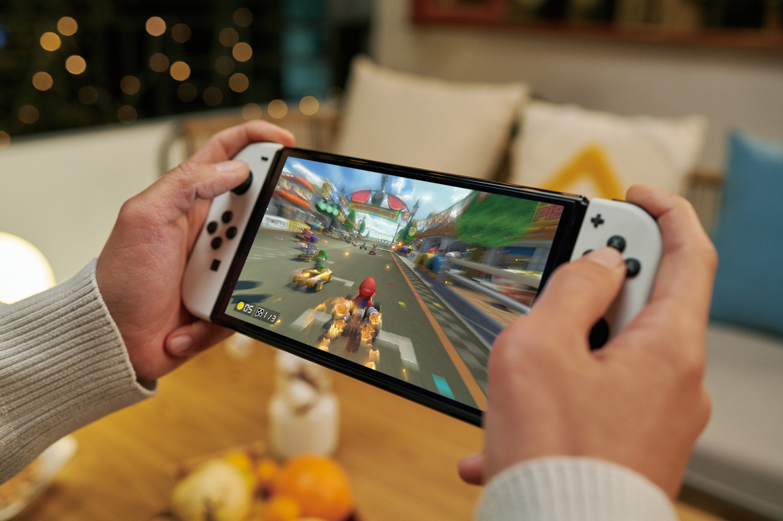国行任天堂Switch OLED今日发售 满足用户多重**
需求