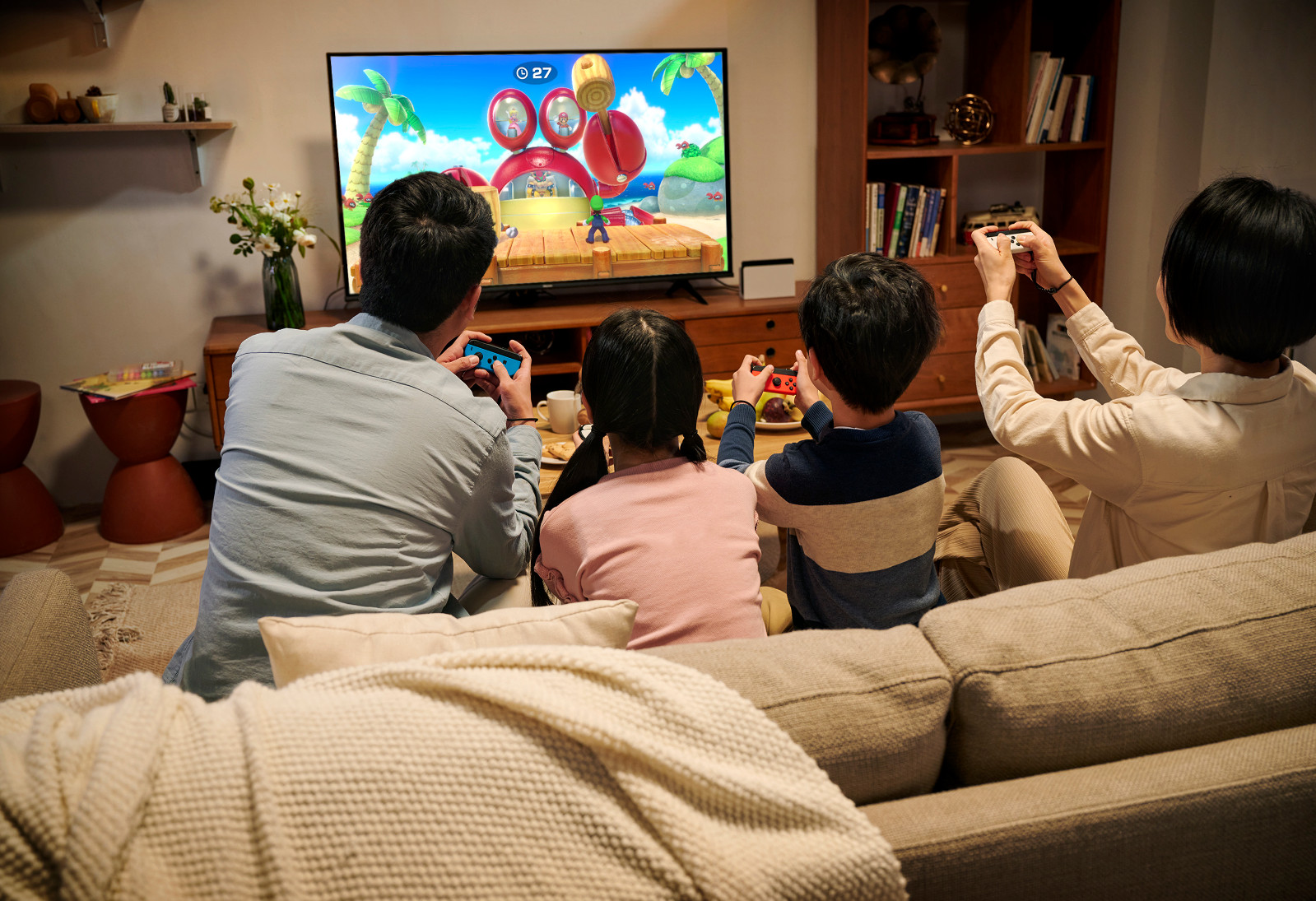 国行任天堂Switch OLED今日发售 满足用户多重**
需求