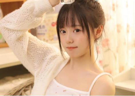 一区二三区国产好的精华液女演员个人资料被虎牙大哥曝出，粉丝：不愧是你！