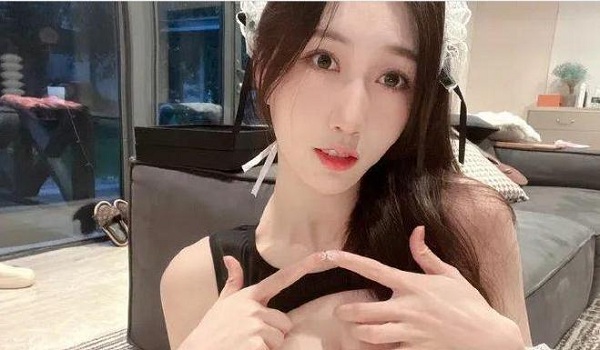 斗鱼主播小小玉酱直言被粉丝长期骚扰，严重影响日常生活