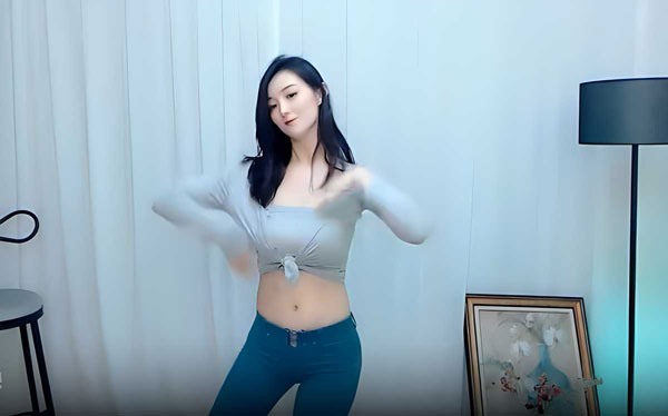 虎牙女主播正恒虞一定制视频流出，网传价值千元！