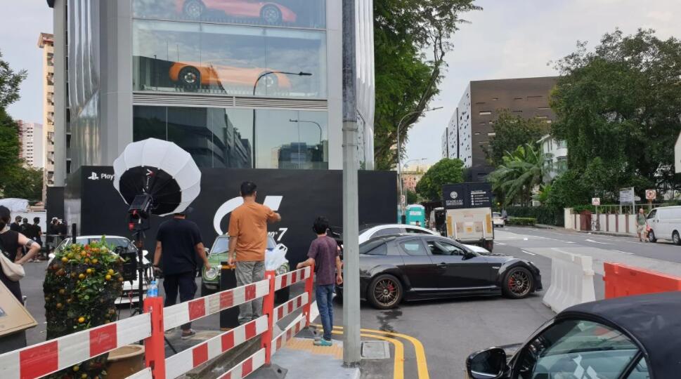 GT赛车7与新加坡巨型汽车贩售机展开合作宣传