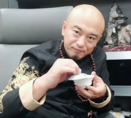 “你们都亏欠我的！”丁老五历数消费记录，喊话各大网红！