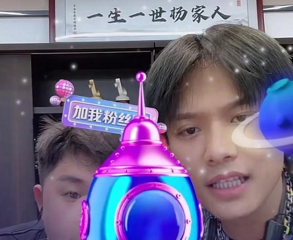 网红疯狂小杨哥是真的行！用别人的人赚钱这招用到了极致！