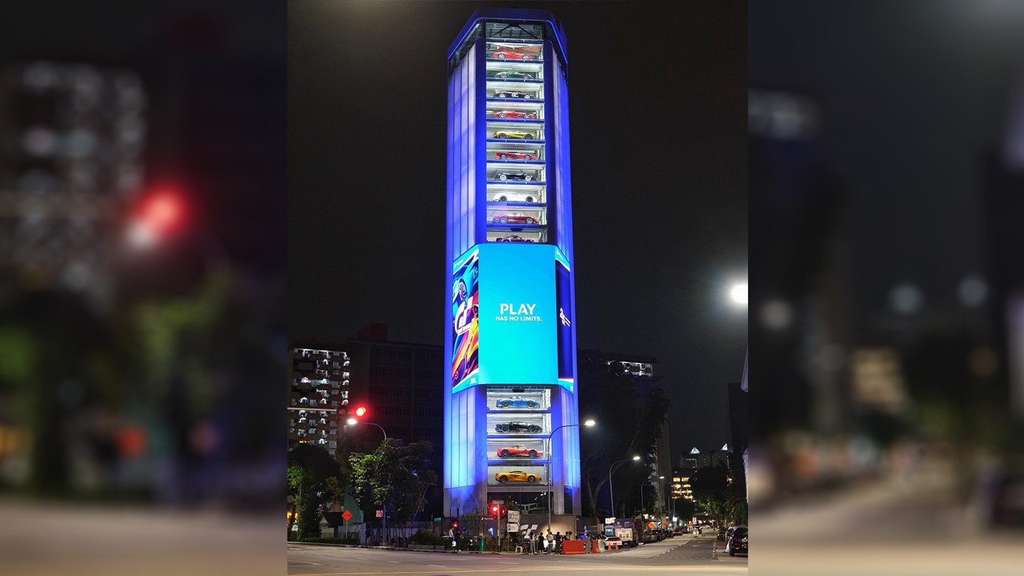 GT赛车7与新加坡巨型汽车贩售机展开合作宣传