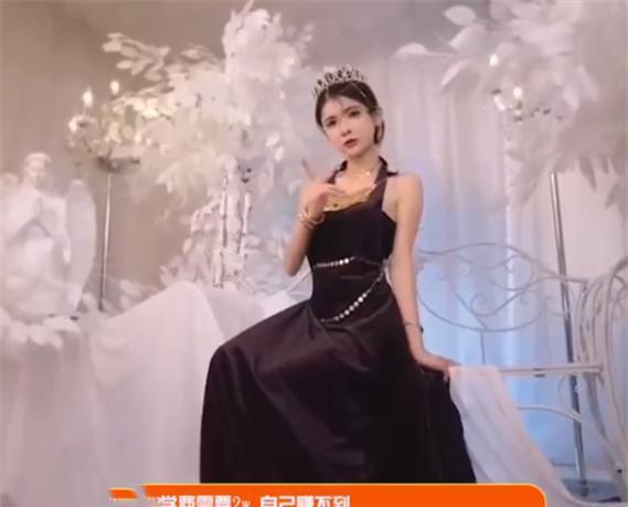 网红狗头萝莉回应被“包养”传闻，称学费昂贵自己根本给不起！