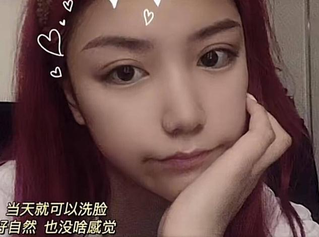 网红刀小刀自爆素颜照引路人围观，网友：纯天然美女没有翻车！