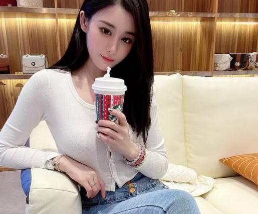 快手网红刘二狗前妻自爆离婚后仍有人追，并自封“SF天花板”引围观！
