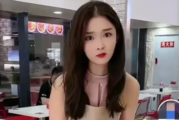 网红李凉凉的小面馆终究是要凉了，招牌面一碗68块简直是抢钱！