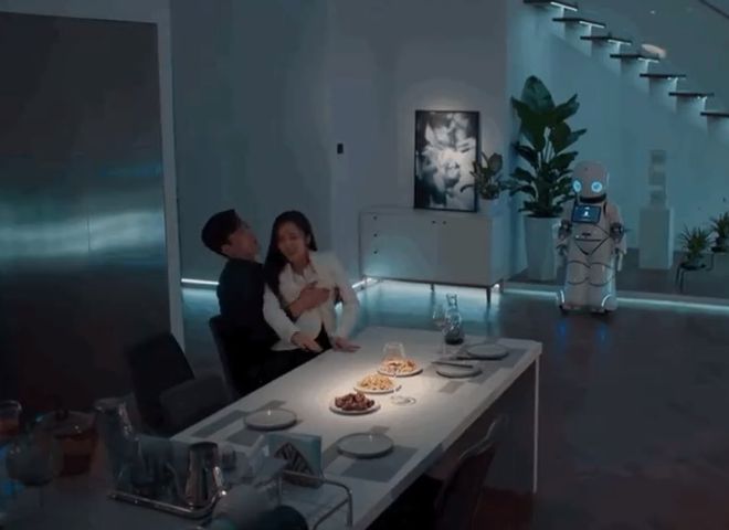 知名影星张翰新剧里疑对女演员咸猪手，网友表示看不下去了！