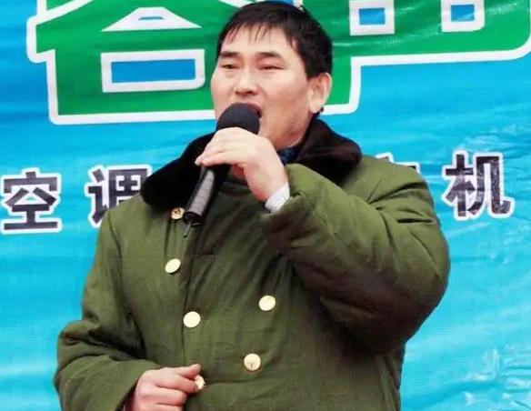 网红大衣哥被打脸？媳妇陈萌不顾约定欲直播带货？