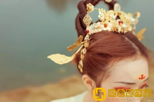 草莓释夜视频释放自己